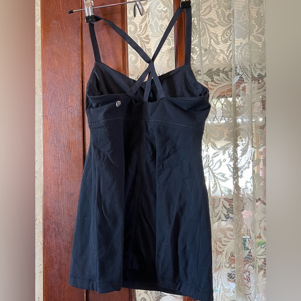 Lululemon Black Strappy Flowy Racerback Tank Top EUC